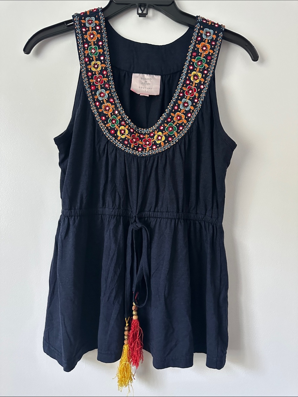 Romeo & Juliet Couture Boho Tassels Babydoll Tunic Top embroidered Beaded sz L